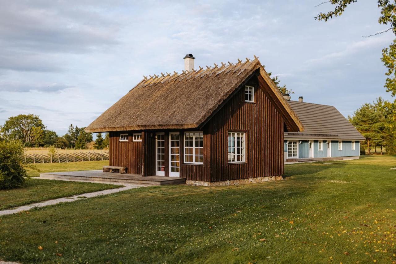 Holmiranna Holiday Homes Kungla Exterior photo